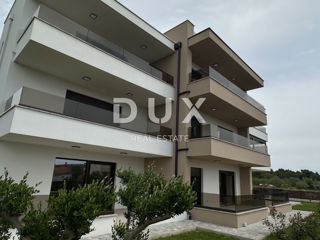 ZADAR, TURANJ - Appartamento con giardino vicino al mare S2