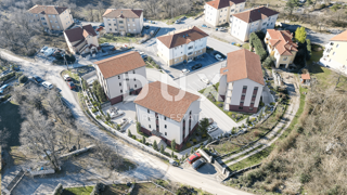 VIŠKOVO, SROKI - Monolocale, piano terra, giardino, nuova costruzione!