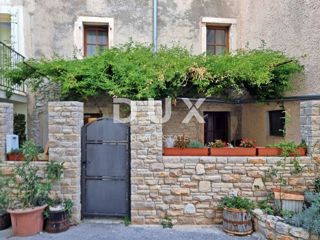 ISTRIA, MEDULINO - Casa in pietra a 500 m dal mare