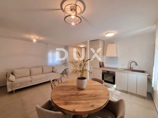 ISTRIA, PARENZO - Appartamento duplex recentemente ristrutturato