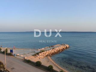 ISOLA DI PAG, MANDRE - Appartamento attraente con una vista meravigliosa, prima fila al mare! S3
