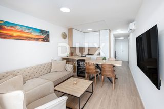 ISOLA DI PAG, POVLJANA - Appartamento duplex 83m2, 1a fila al mare