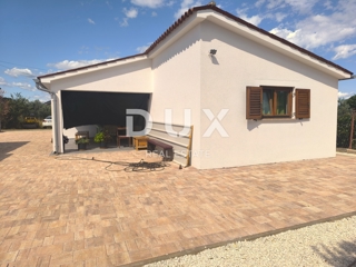 ISTRIA, ŠIŠAN - Casa a un piano in posizione perfetta, 100 m2 - VICINO AL MARE!!
