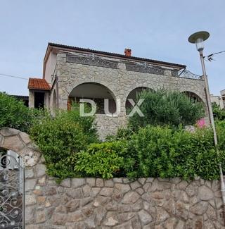 CRIKVENICA - Casa indipendente di 300 m2, a soli 100 m dal mare