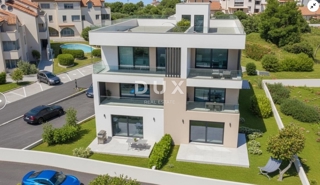 ŠIBENIK, SRIMA - Moderno appartamento in un nuovo edificio con vista mare, a 70 m dalla spiaggia, ascensore