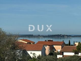 ISTRIA, PEROJ - Appartamento con terrazza e vista mare! NUOVA COSTRUZIONE!