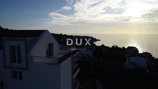 ROGOZNICA, STIVAŠNICA – Attico con una vista mare fenomenale