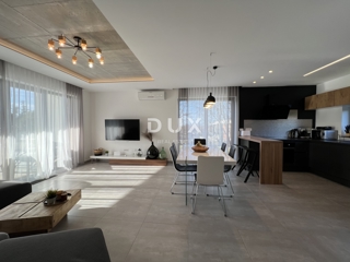 ISTRIA, ŽMINJ – Villa moderna con piscina