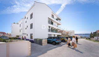 PAG, POVLJANA - OCCASIONE! Nuovo edificio a 200 metri dalla spiaggia! S4