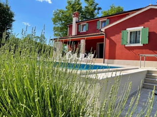 ISTRIA, LABIN - Casa con piscina in posizione tranquilla