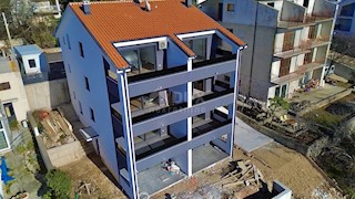 CRIKVENICA - Appartamento a due piani, 101 m2, vista mare!