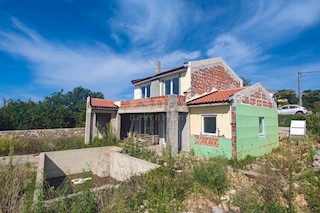 L'ISOLA DI KRK, zona più ampia della città di Krk - Casa con piscina in fase Rohbau