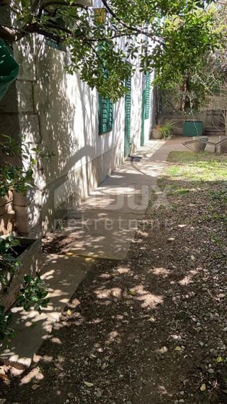 NOVI VINODOLSKI - Casa costiera nel centro più ampio
