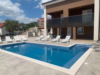 CRIKVENICA - bella casa di 270 m2 con piscina in un'ottima posizione