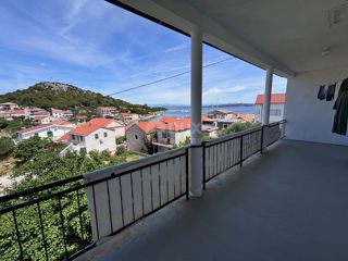 ISOLA VRGADA - Casa con suggestiva vista mare