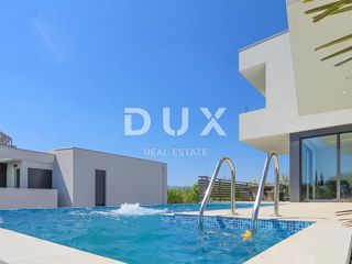 RIJEKA, KOSTRENA - bellissima villa per vivere e trascorrere le vacanze