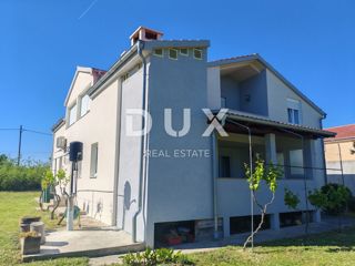 ZADAR, ZEMUNIK DONJI - Bellissima casa con un enorme giardino in una zona tranquilla immersa nella natura!