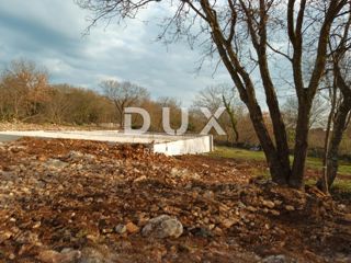 ISTRIA, MARČANA - Terreno edificabile con costruzione iniziata