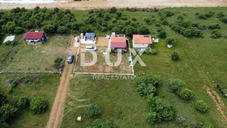 ZADAR, VRSI - Casa a un piano in posizione isolata