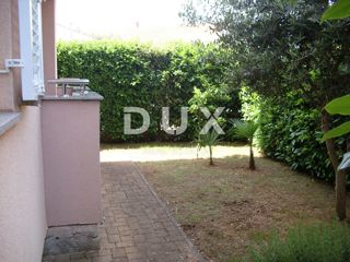 ISOLA DI KRK, MALINSKA - Appartamento 2 camere da letto + soggiorno con giardino e parcheggio