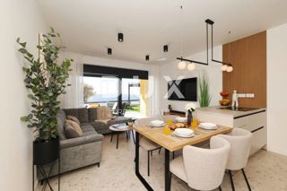 ZADAR, RTINA - appartamento arredato con giardino vicino al mare