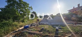 ISTRIA, ŽMINJ - Terreno con permesso e costruzione iniziata