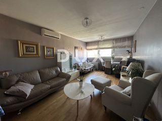ZADAR, BULEVAR - Appartamento arredato con due camere da letto, ottima posizione!