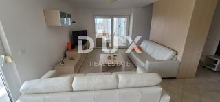 ISTRIA, UMAGO - Attico con vista mare, a 200 metri dalla spiaggia!