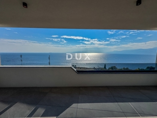 RIJEKA, KANTRIDA - Appartamento di 127 m2 in un lussuoso edificio di nuova costruzione a soli 250 metri dal mare con garage e vista panoramica sul mare