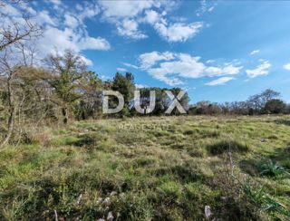 ZADAR, BRIŠEVO - Bellissimo terreno edificabile in un tranquillo ambiente naturale! 1451 m2!