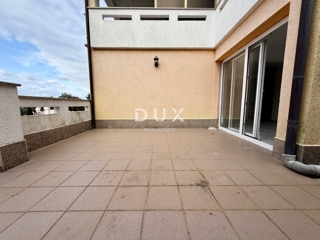 ISOLA DI KRK, NJIVICE - 3CAMERE DA LETTO+SALONE vicino al mare!