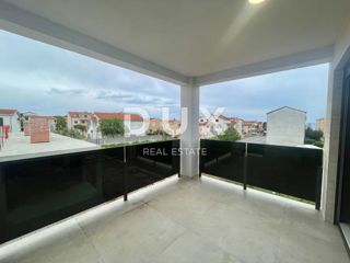 ZADAR, PRIVLAKA - Appartamento al primo piano di un nuovo edificio, a 80 metri dal mare