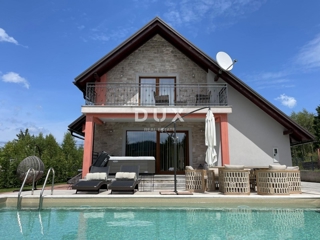 GORSKI KOTAR, LOKVE - Casa vacanze con piscina, situata in riva al lago