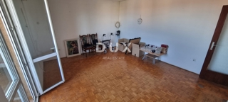 ISTRIA, POLA - Appartamento da ristrutturare in posizione ricercata!