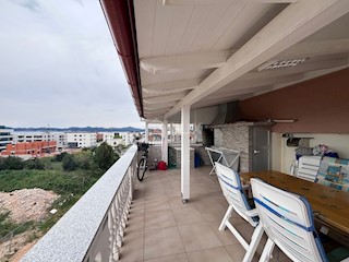 ZADAR, BORIK - Appartamento con terrazza sul tetto e vista mare