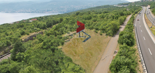 RIJEKA, ZAMET, DIRACJE - terreno 3320m2 proprio accanto all'autostrada per pubblicità (poster jumbo)
