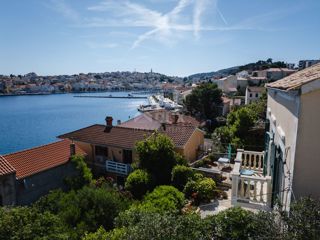 MALI LOŠINJ - Villa vicino al mare con proprio ormeggio per barche