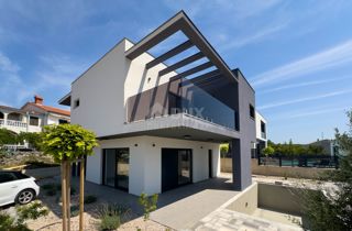 ISOLA DI KRK, CITTÀ DI KRK (dintorni) - moderna villa di lusso con piscina e vista mare