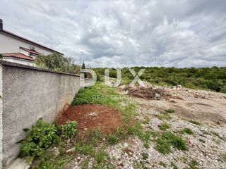 RIJEKA, ZAMET - Terreno edificabile di 1093 m2 per una casa unifamiliare/4 unità abitative!