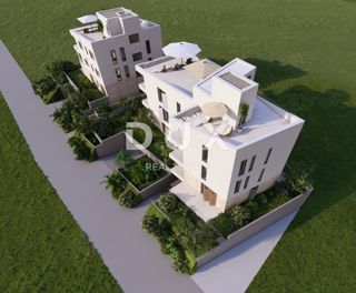 PETRČANE - Lussuoso appartamento con due camere da letto 118m² - con giardino!