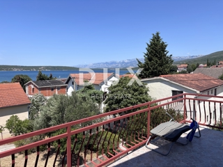 ZADAR, KARIN GORNJI - Spaziosa casa a 200 m dal mare