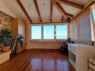 RIJEKA, TRSAT - appartamento 132 m2, 4 camere da letto + soggiorno con vista panoramica sul mare + appartamento aggiuntivo 31 m2! OCCASIONE!