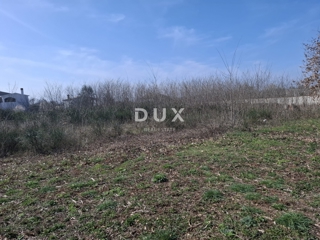 ISTRIA, LOBORIKA - Terreno con permesso di costruire!