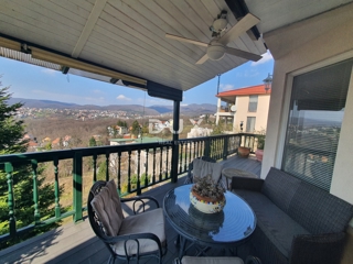 ZAGABRIA, VRHOVEC - residenza esclusiva e opportunità di investimento - due case con piscina e giardino