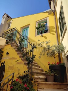 ISTRIA, ROVINJ - Casa unica seconda fila al mare!