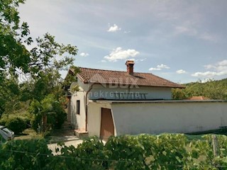 Casa Boljun, Lupoglav, 87m2