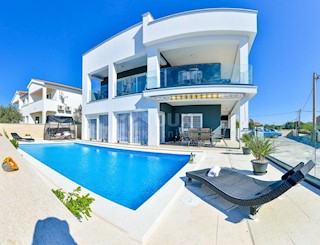 NIN, ZATON - Bella villa con 6 appartamenti