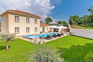 ISTRIA, BARBAN - Elegante casa con piscina
