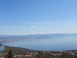 OPATIJA, IČIĆI, POLJANE- 2 vecchi edifici 300m2 + terreno edificabile 2187m2 (+ 3475m2 non edificabili) con vista panoramica sul mare per appartamenti/casa familiare/casa in affitto - vacanze con piscina