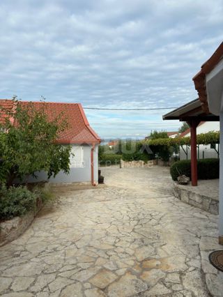 ISOLA DI PAŠMAN, KRAJ - ISOLA DI PAŠMAN, KRAJ - Casa unifamiliare ristrutturata con 4 appartamenti e vista mare